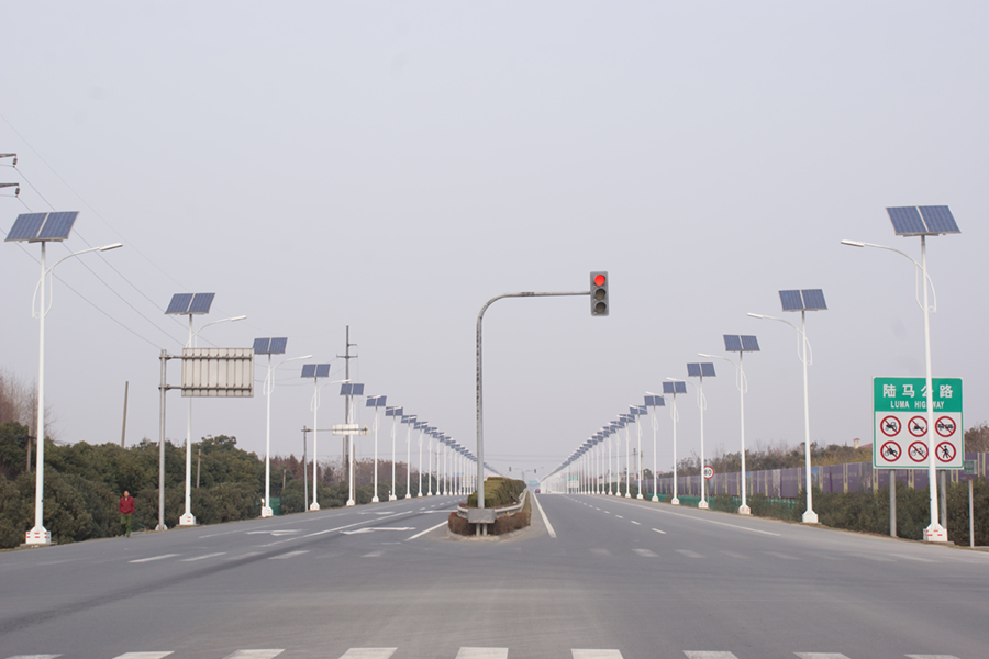 青海西宁市高新区太阳能路灯工程